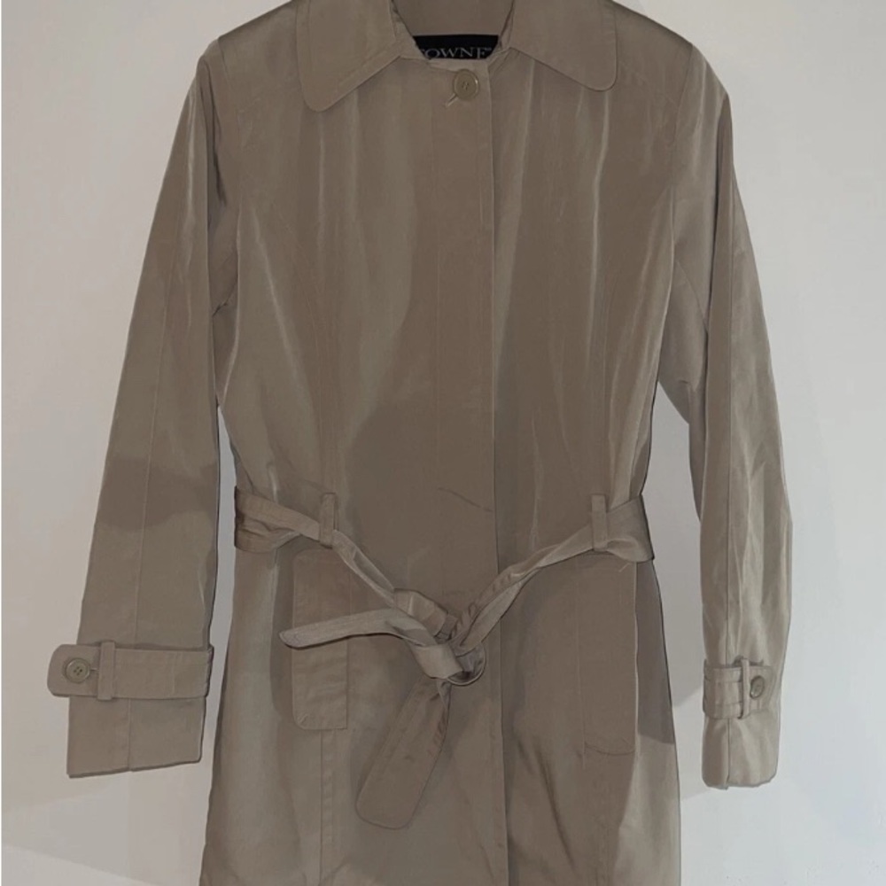 Classic Tan Trench Coat for Women